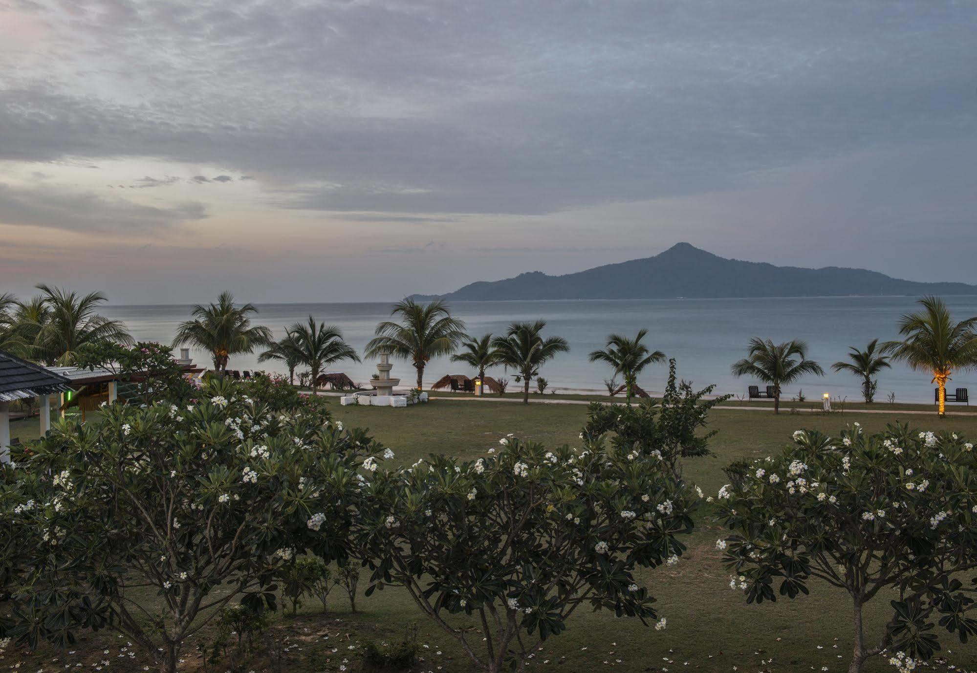 Sari Pacifica Resort & Spa, Sibu Island, Johor Pulau Sibu Εξωτερικό φωτογραφία